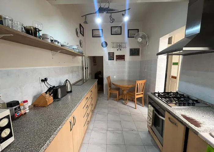 Habitación en casa particular Triple Bedroom In Beautiful Townhouse